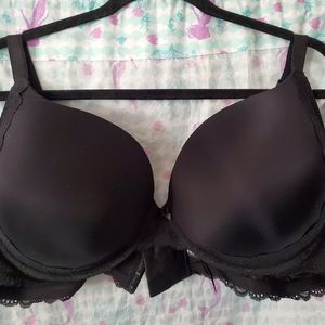 **BRAND NEW NEVER WORN** PUSH UP BRA***